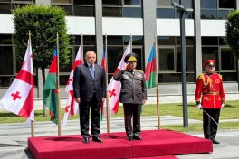 Azərbaycan və Gürcüstanın müdafiə nazirləri görüşüblər