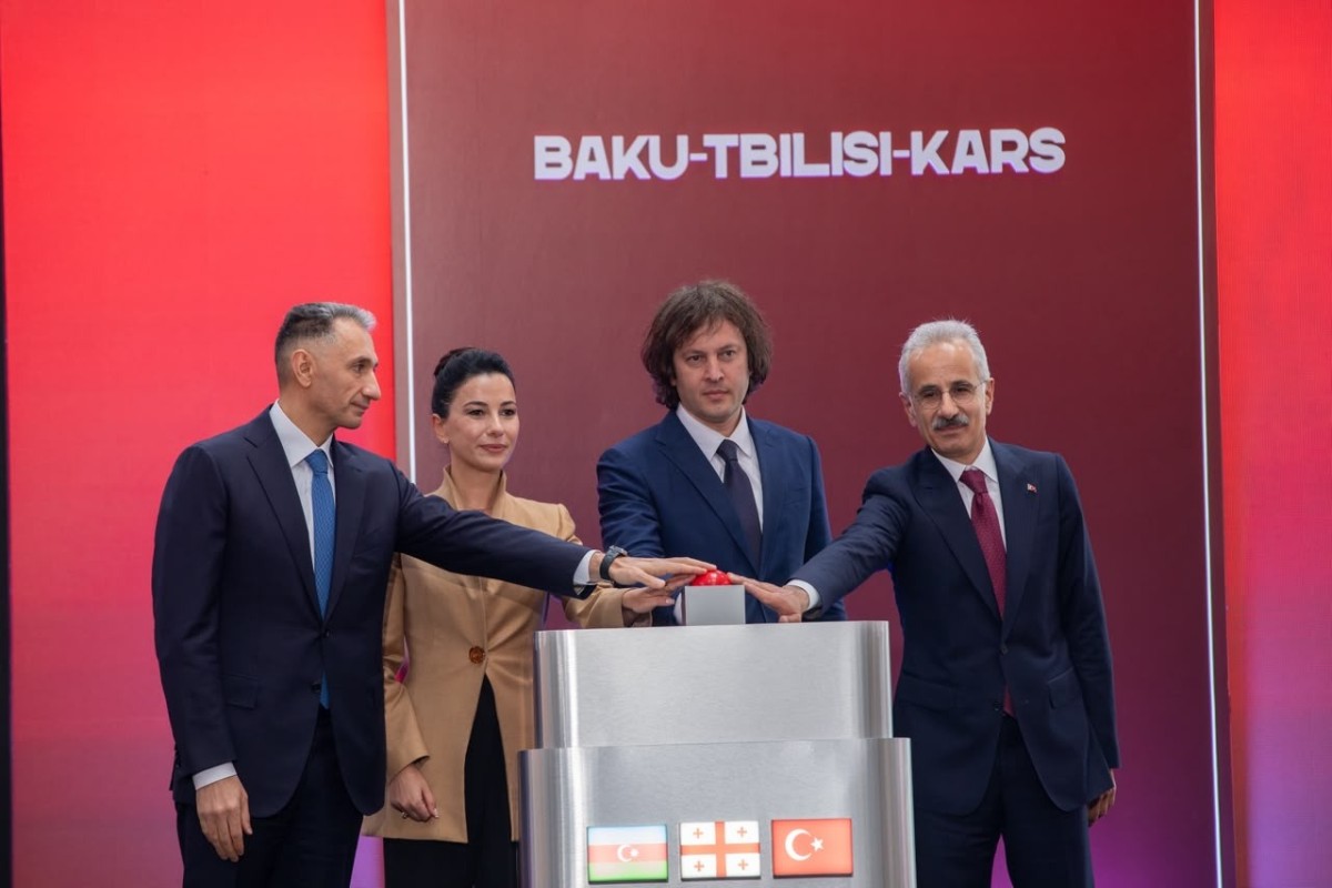Modernləşdirilmiş Bakı–Tbilisi–Qars dəmir yolu: Azərbaycanın regional logistika qovşağına çevrilməsində mühüm addım - <span class="red_color">FOTO - <span class="red_color">VİDEO