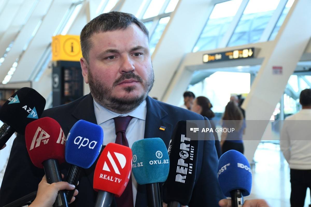 Ukrayna səfiri Yuri Husyev