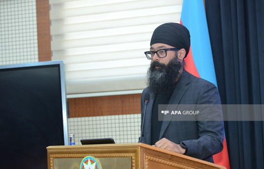 Kanadada Zikh Federasiyasının rəhbəri Moninder Sinqh