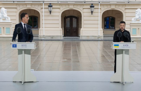 NATO-nun Baş katibi Mark Rutte, Ukrayna Prezidenti Volodimir Zelenski