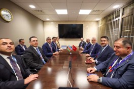 Anar Əliyev BƏT-in Baş direktoru ilə görüşüb