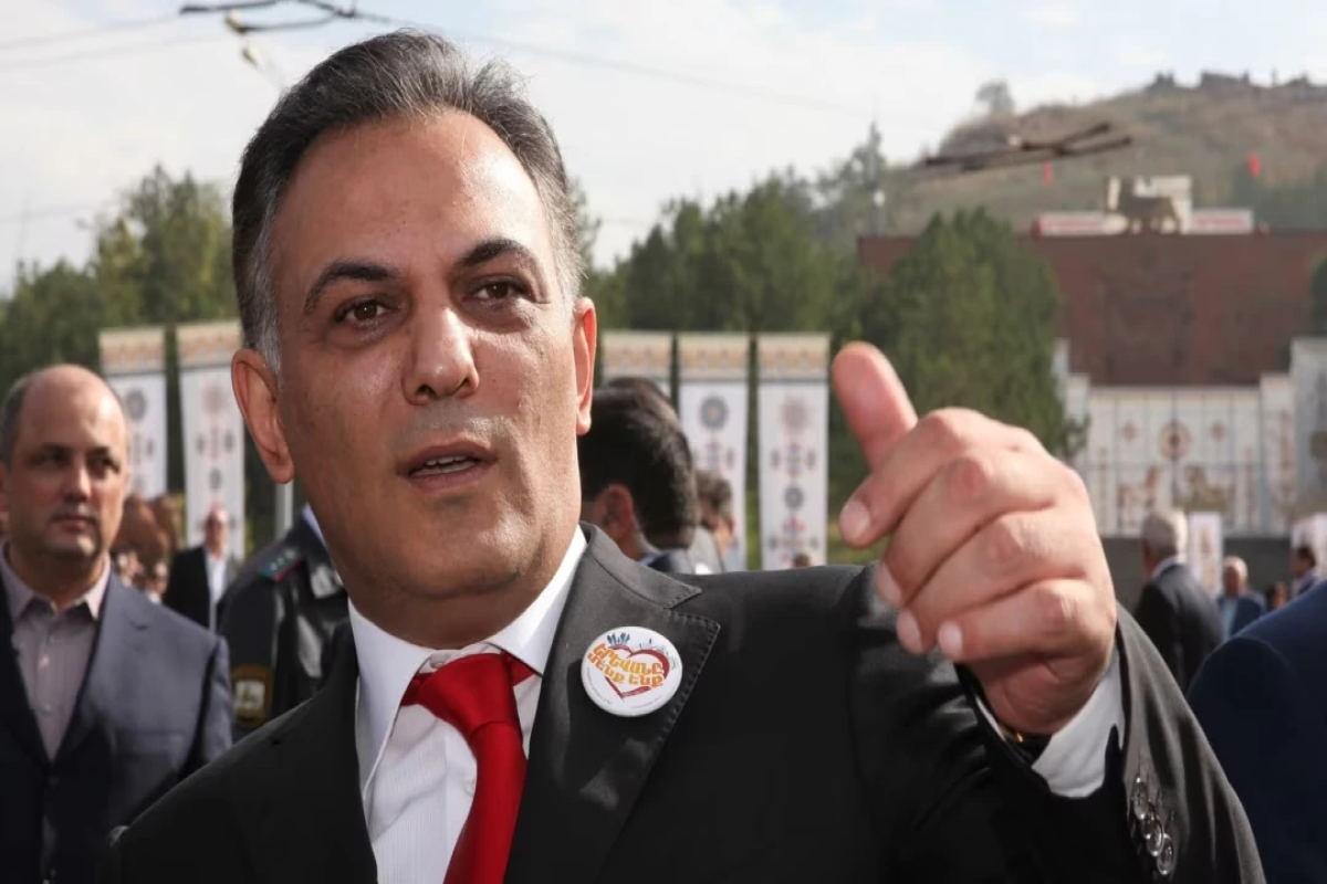 ​​​​​​​Ermənistanın sabiq nəqliyyat və rabitə naziri, İrəvanın sabiq meri Qaqik Beqlaryan