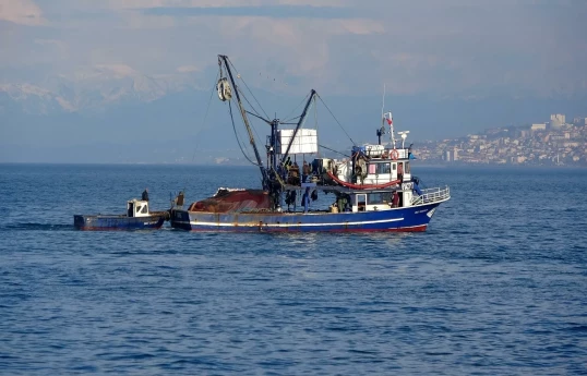 Qara dənizdə Türkiyə bayraqlı balıqçı gəmisinə hücum edilib, ölən və yaralananlar var