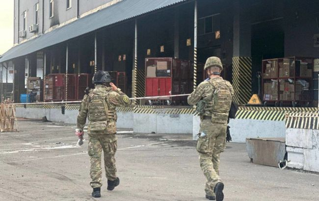 Kiyevdə poçt terminalında bağlama partlayıb, ölən və yaralananlar var