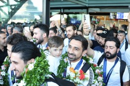 Avropa çempionu olan Azərbaycanın minifutbol yığması Vətənə qayıdıb - FOTO  - YENİLƏNİB 