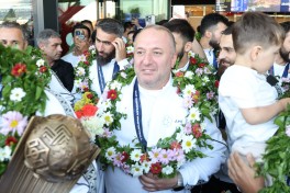 Avropa çempionu olan Azərbaycanın minifutbol yığması Vətənə qayıdıb - FOTO  - YENİLƏNİB 