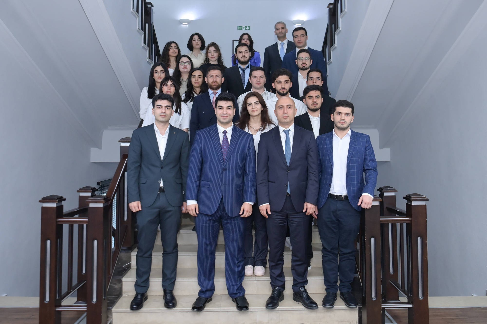 Nazir rəqəmsal texnologiyalar sahəsi üzrə Dövlət Proqramı məzunları ilə görüşüb