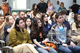 Bakıda ABŞ məzunları sərgisi təşkil edilib - FOTO 