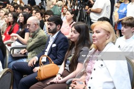 Bakıda ABŞ məzunları sərgisi təşkil edilib - FOTO 