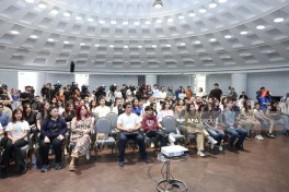 Bakıda ABŞ məzunları sərgisi təşkil edilib - FOTO 