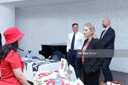 Bakıda ABŞ məzunları sərgisi təşkil edilib - FOTO 