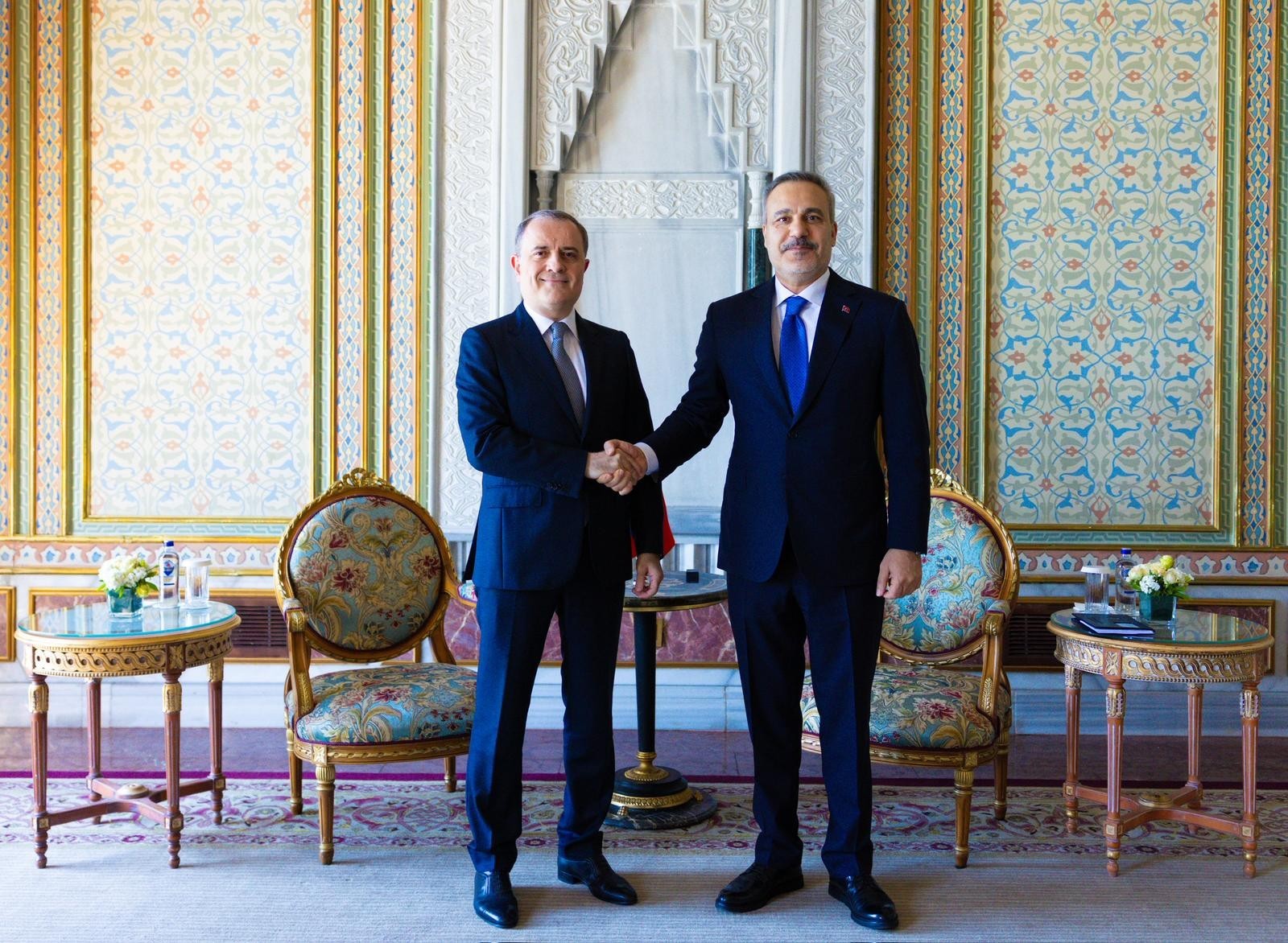 Ceyhun Bayramov Hakan Fidanla görüşüb