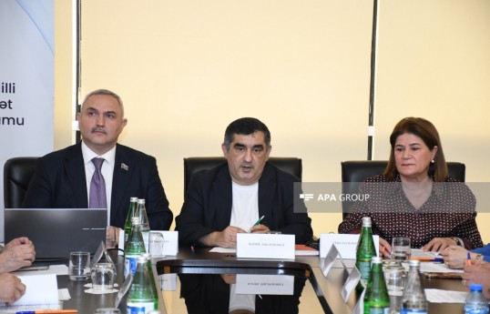 “Uşaqların rəqəmsal təhlükəsizliyi, zərərli asılılıqdan qorunması” mövzusunda ictimai müzakirə keçirilib - FOTO 
