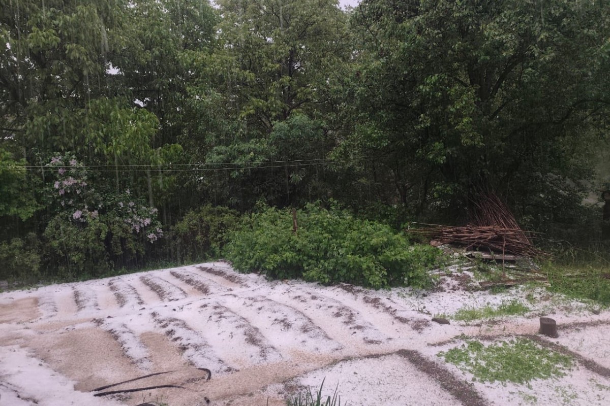 Şahbuzun Kükü kəndinə dolu yağıb