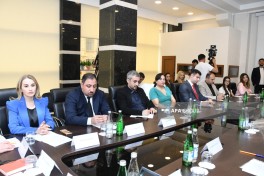 Uşaqların rəqəmsal təhlükəsizliyi və zərərli asılılıqlardan qorunması müzakirə olunub