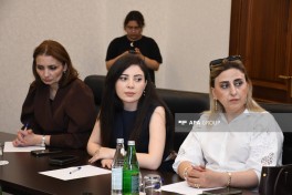 Uşaqların rəqəmsal təhlükəsizliyi və zərərli asılılıqlardan qorunması müzakirə olunub