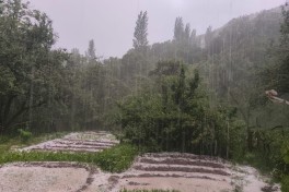 Şahbuzun Kükü kəndinə dolu yağıb