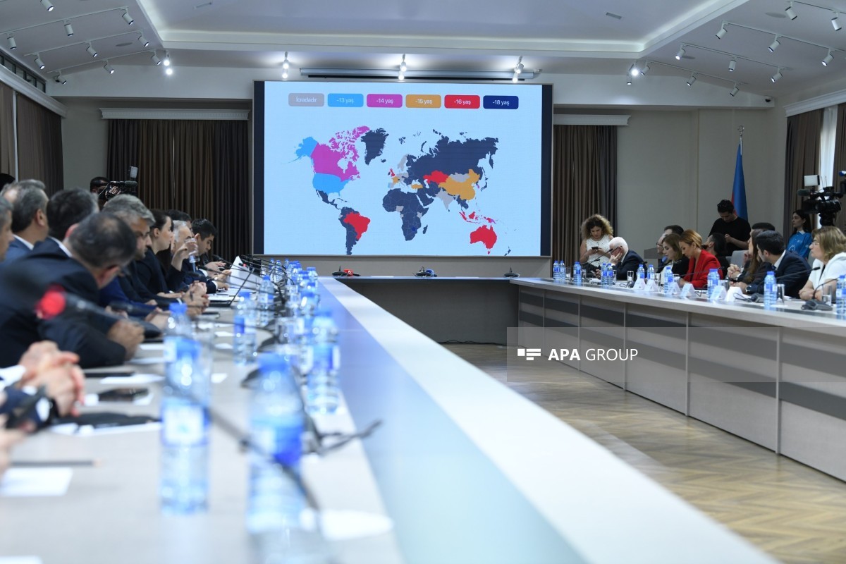 Uşaqların zərərli informasiyadan qorunması ilə bağlı hüquqi akt layihəsi müzakirə olunub - <span class="red_color">FOTO