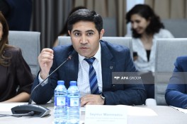 Uşaqların zərərli informasiyadan qorunması ilə bağlı hüquqi akt layihəsi müzakirə olunub - FOTO 