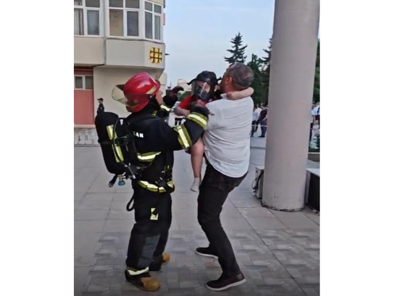 Bakıda obyektdə yanğın söndürülüb, xəsarət alan olmayıb - YENİLƏNİB-1  - FOTO  - VİDEO 