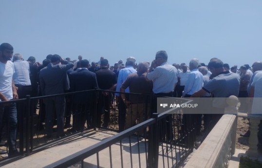 Azov dənizində PUA hücumunda həlak olan gəmi kapitanı Neftçalada dəfn olunub - FOTO 