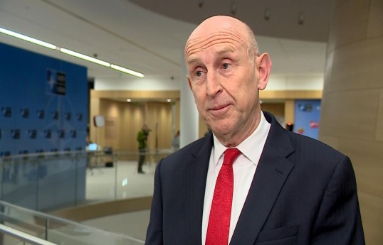 Böyük Britaniyanın müdafiə naziri Con Hili