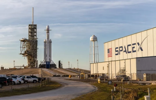 "BlackRock" şirkəti "SpaceX" səhmlərinin alınması üçün ən azı 5 milyard dollarlıq sifariş verib