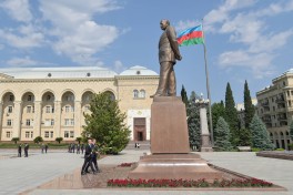 Elm və təhsil naziri Gəncədə vətəndaşları qəbul edib
