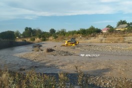 Ağdamda Xaçın çayından sel keçib, avtomobil yolunun bir hissəsini su yuyub - FOTO 