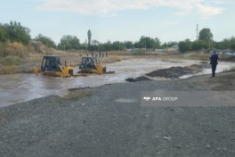 Ağdamda Xaçın çayından sel keçib, avtomobil yolunun bir hissəsini su yuyub - FOTO 