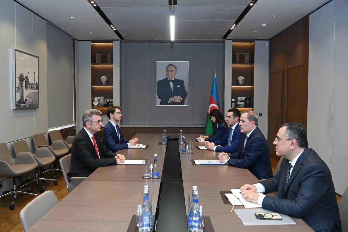 Ceyhun Bayramov diplomatik fəaliyyəti başa çatan Almaniya səfirini qəbul edib