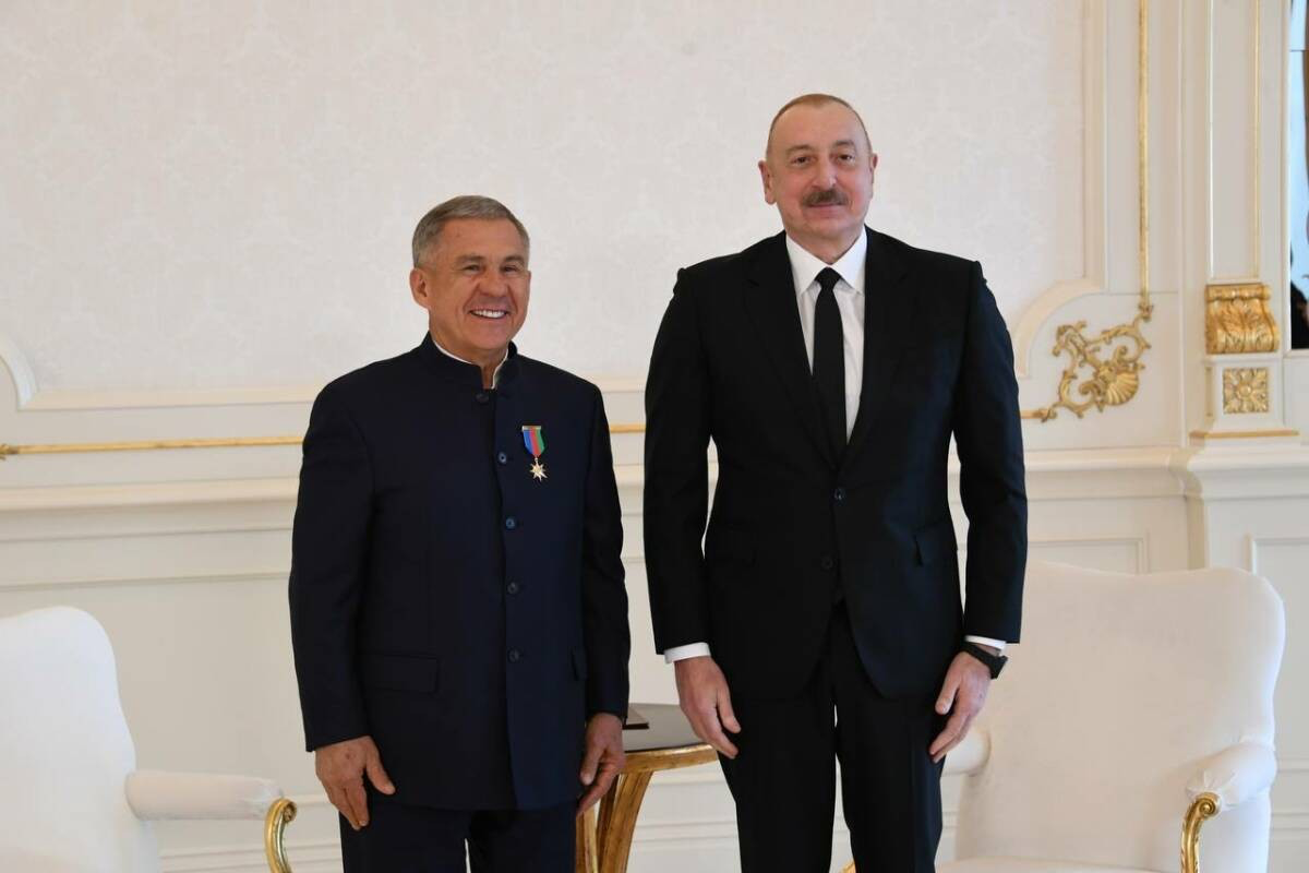 Rustam Minnikhanov congratulates President Ilham Aliyev