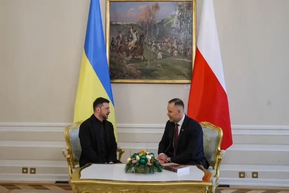 Ukrayna Prezidenti Volodimir Zelenski  və Polşa Prezidenti Karol Navrotski
