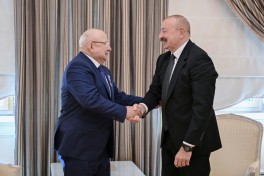 Prezident Dağıstanın tanınmış ictimai-siyasi xadimi Qurban Qurbanova “Dostluq” ordenini təqdim edib