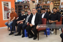 “TEAS Press”in keçirdiyi gənclərin roman müsabiqəsinin qalibləri mükafatlandırılıb - FOTO 