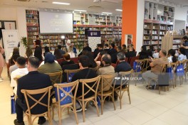 “TEAS Press”in keçirdiyi gənclərin roman müsabiqəsinin qalibləri mükafatlandırılıb - FOTO 