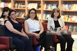 “TEAS Press”in keçirdiyi gənclərin roman müsabiqəsinin qalibləri mükafatlandırılıb - FOTO 