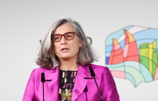 BMT-nin Məskunlaşma Proqramının icraçı direktoru Anaklaudia Rossbax