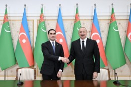 Azərbaycan və Türkmənistan prezidentləri mətbuata bəyanatlarla çıxış ediblər - FOTO 