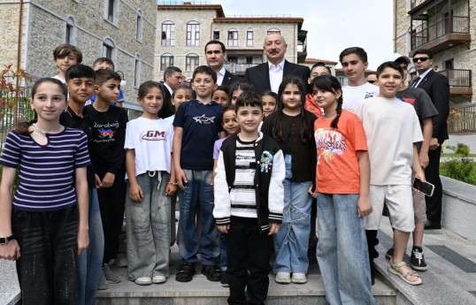 Azərbaycan və Türkmənistan prezidentləri Şuşada inşa edilmiş birinci yaşayış kompleksində olublar