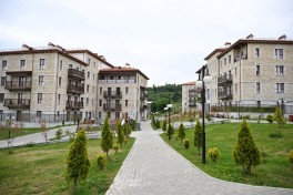 Azərbaycan və Türkmənistan prezidentləri Şuşada inşa edilmiş birinci yaşayış kompleksində olublar