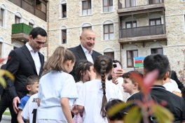 Azərbaycan və Türkmənistan prezidentləri Şuşada inşa edilmiş birinci yaşayış kompleksində olublar