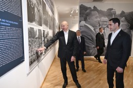 Azərbaycan və Türkmənistan prezidentləri Şuşada “Heydər Əliyev və Qarabağ” sərgisi ilə tanış olublar