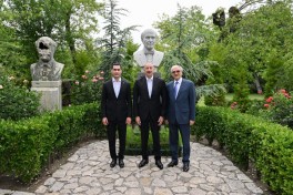 Prezidentlər İlham Əliyev və Sərdar Berdiməhəmmədov Şuşada Bülbülün ev-muzeyində olublar