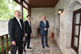Prezidentlər İlham Əliyev və Sərdar Berdiməhəmmədov Şuşada Bülbülün ev-muzeyində olublar
