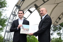 Türkmənistan Prezidentinə Qarabağ atı hədiyyə edilib