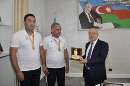 Kəmaləddin Heydərov III Dünya Korporativ Oyunlarında uğur qazanmış FHN komandalarının üzvləri ilə görüşüb - VİDEO 