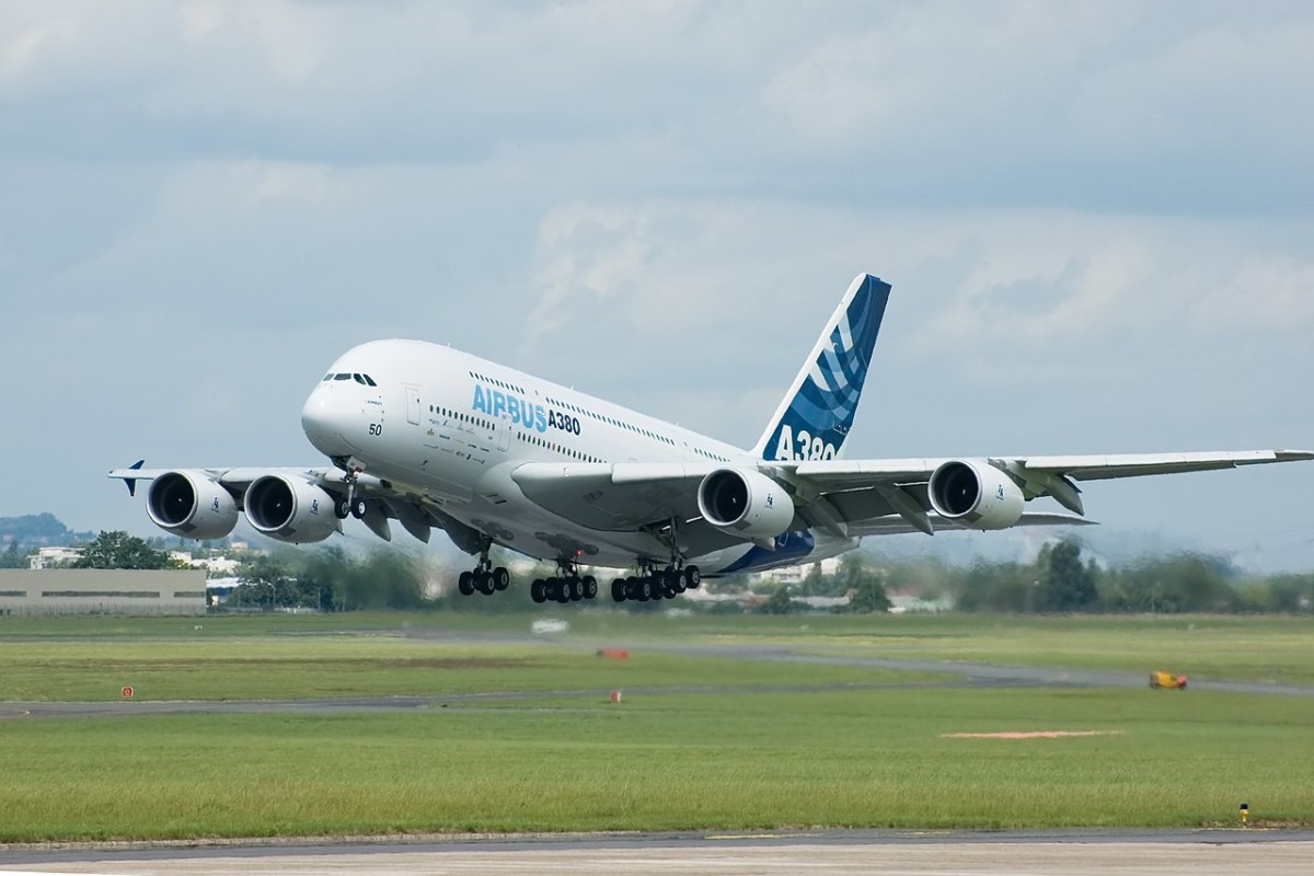 AFP: "Airbus A380" təyyarələrində çatlar aşkarlanıb