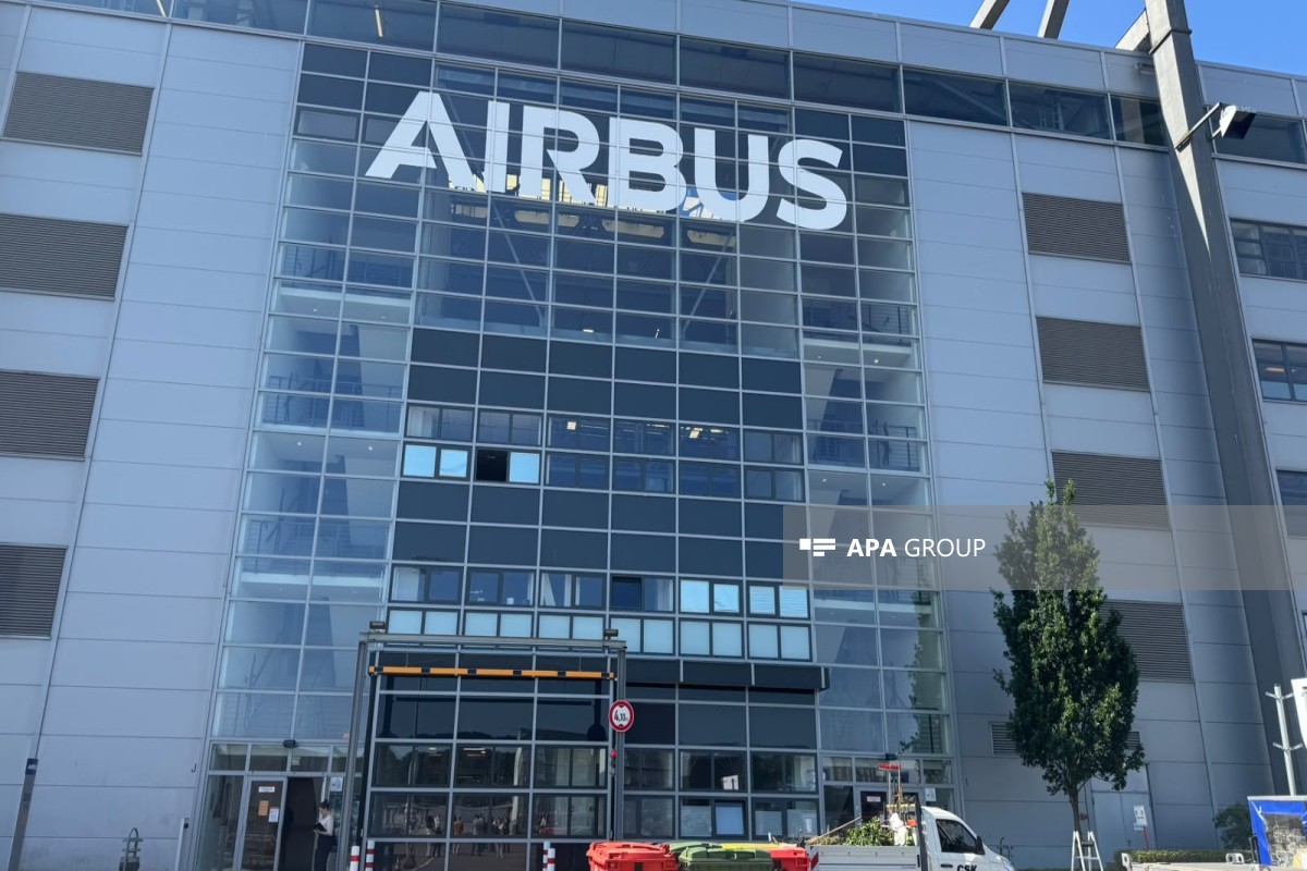 Media nümayəndələri "Airbus"un Hamburqdakı istehsal sahəsində olublar- <span class="red_color">FOTO
